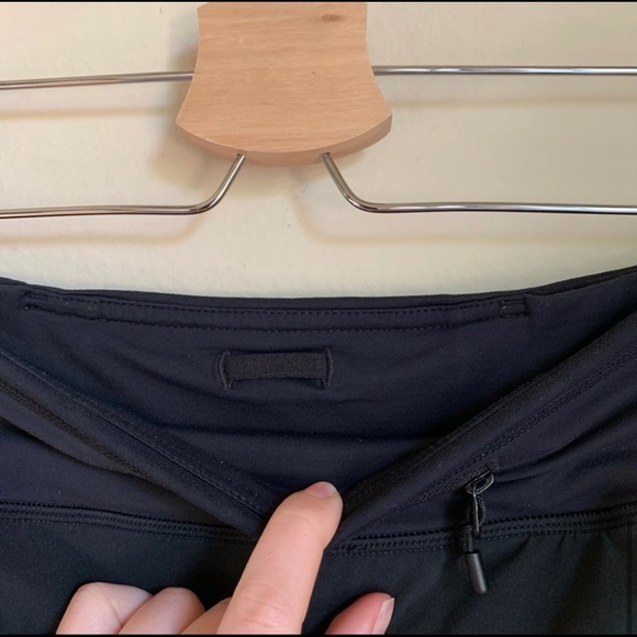 Lululemon Run Time Shorts II in Black 4 - Picture 7 of 7